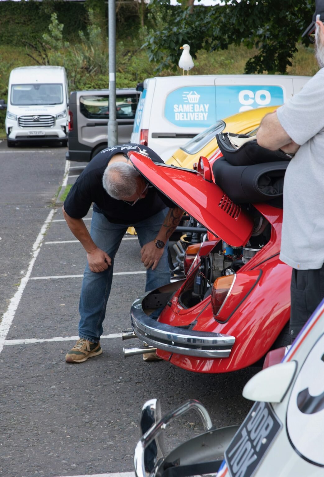 Vehicle pickup inspection at the customer's door